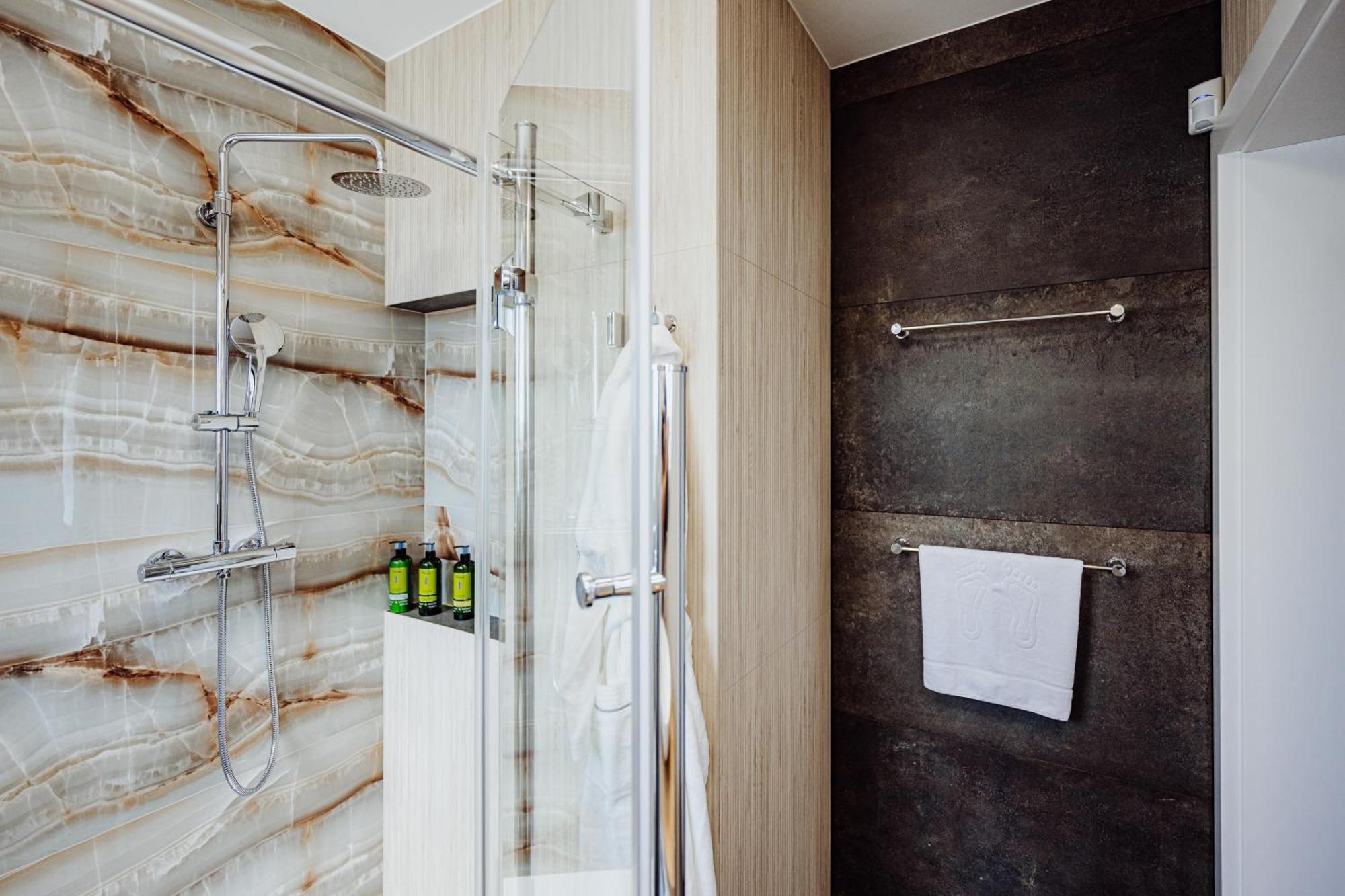 Cristalview Stay&Relax - Luksusowe Apartamenty- Zewnetrzne Jacuzzi- Przyjazne Dla Rodzin - Zwierzeta Akceptowane ป็อดกูชิน ภายนอก รูปภาพ