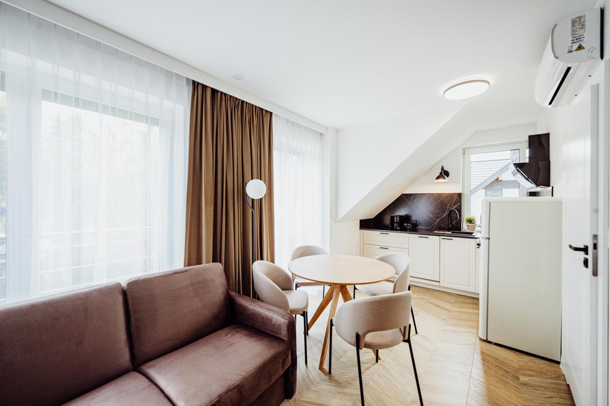 Cristalview Stay&Relax - Luksusowe Apartamenty- Zewnetrzne Jacuzzi- Przyjazne Dla Rodzin - Zwierzeta Akceptowane ป็อดกูชิน ภายนอก รูปภาพ